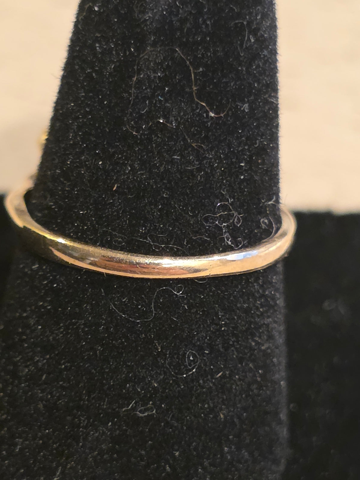 Vintage 1970s 10K Solid Gold Heart-Cut Hematite Ring | Size 5