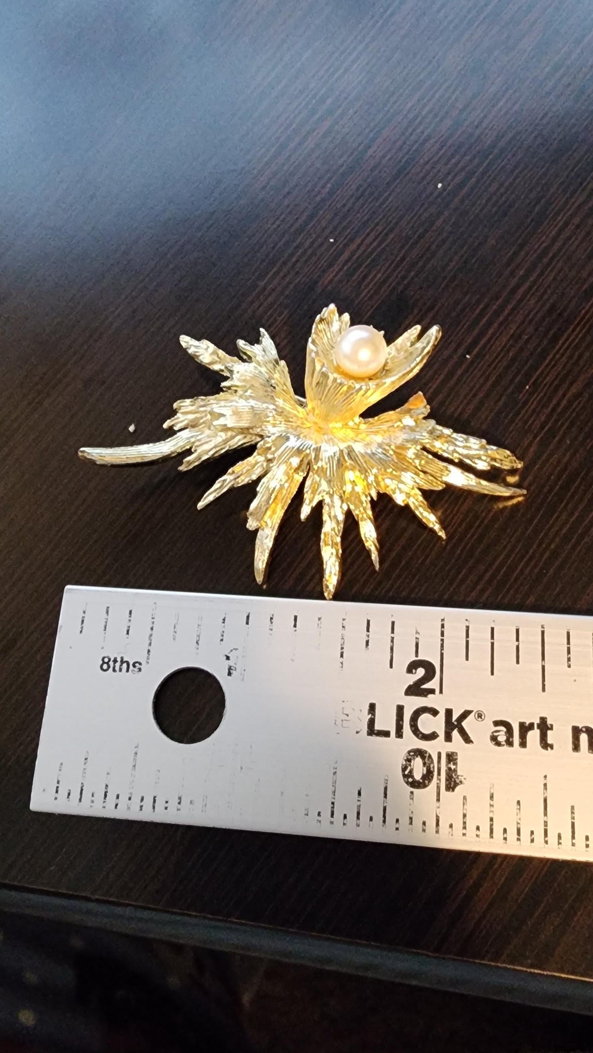 Elegant 1950s Gold & Pearl Brooch: Vintage Mid-Century Statement Pin, Retro Accessory, Classic Jewelry Gift