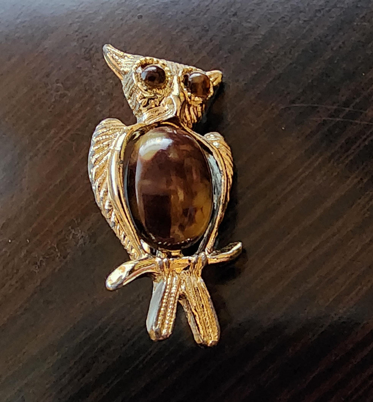 Vintage Silver Toned Owl Brooch: Agate Stone Pin