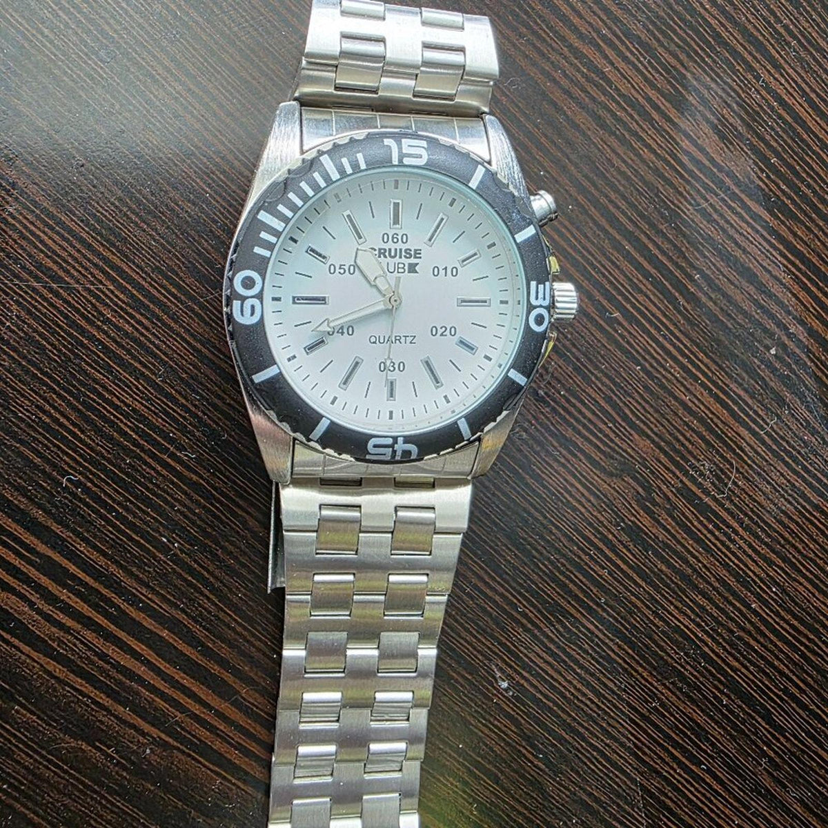 Brand New Cruise Club Quartz Men’s Watch – Sleek & Sophisticated!