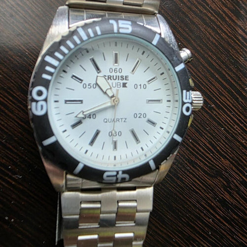 Brand New Cruise Club Quartz Men’s Watch – Sleek & Sophisticated!