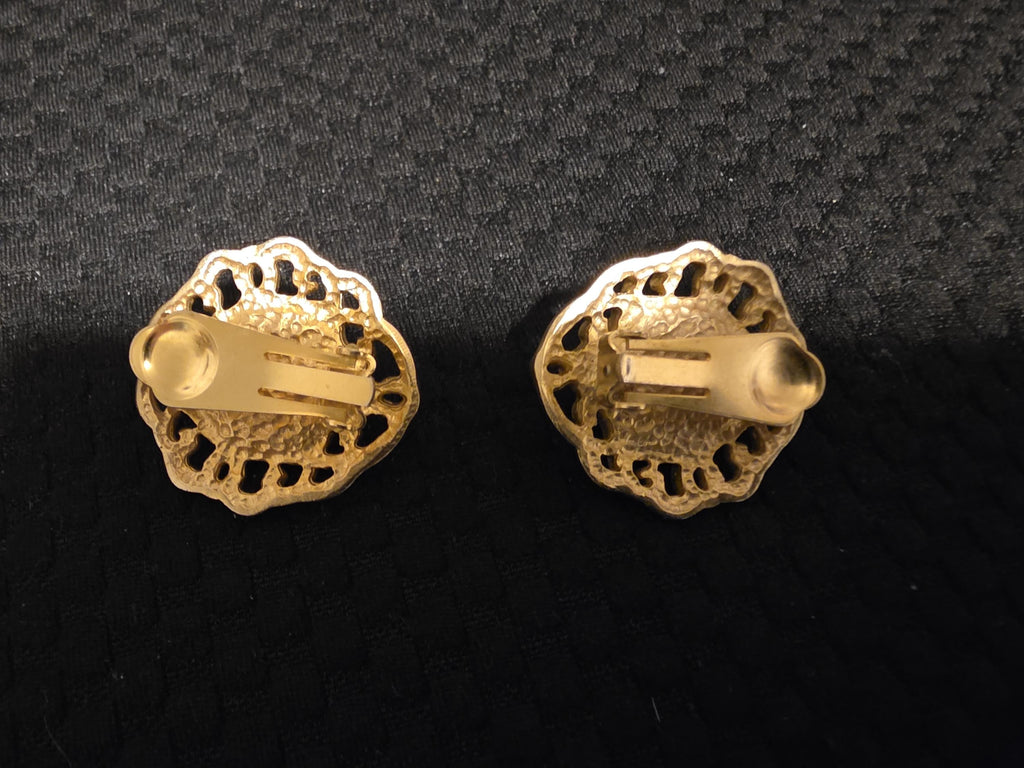 Vintage 1980s Gold Tone Faux Pearl Clip On Earrings